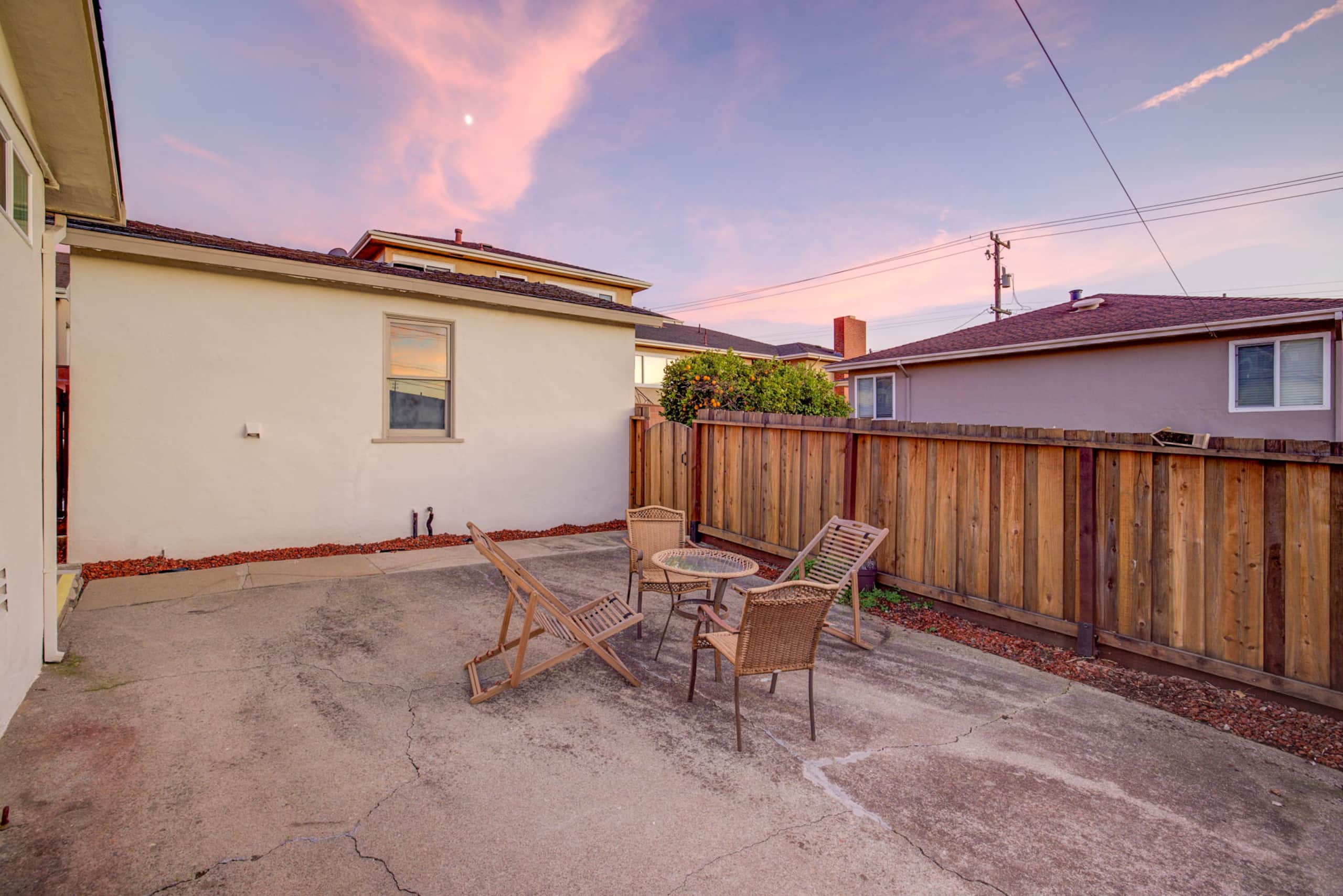 Home in South San Francisco · ★4.74 · 2 bedrooms · 2 beds · 1 private bath - Image 13