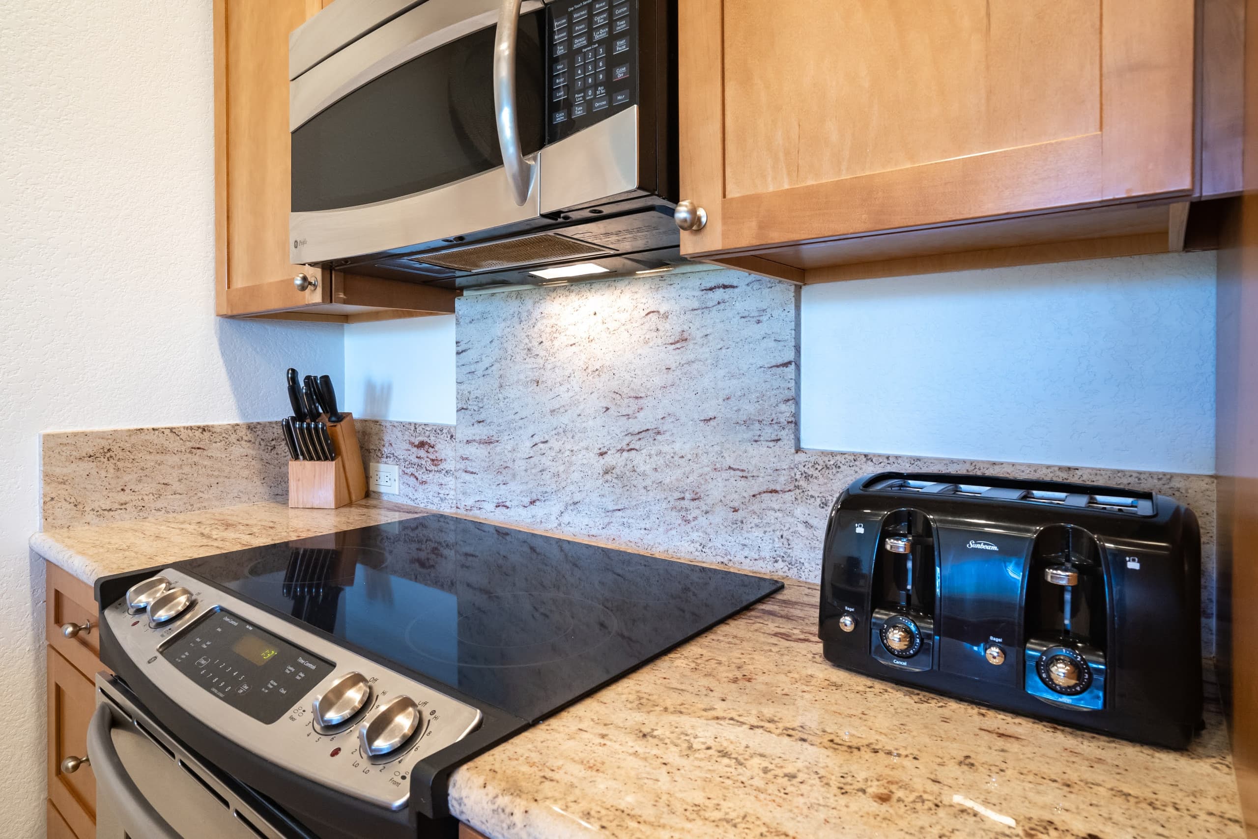 Condo in Wailea · ★5.0 · 1 bedroom · 2 beds · 2 private baths - Image 13