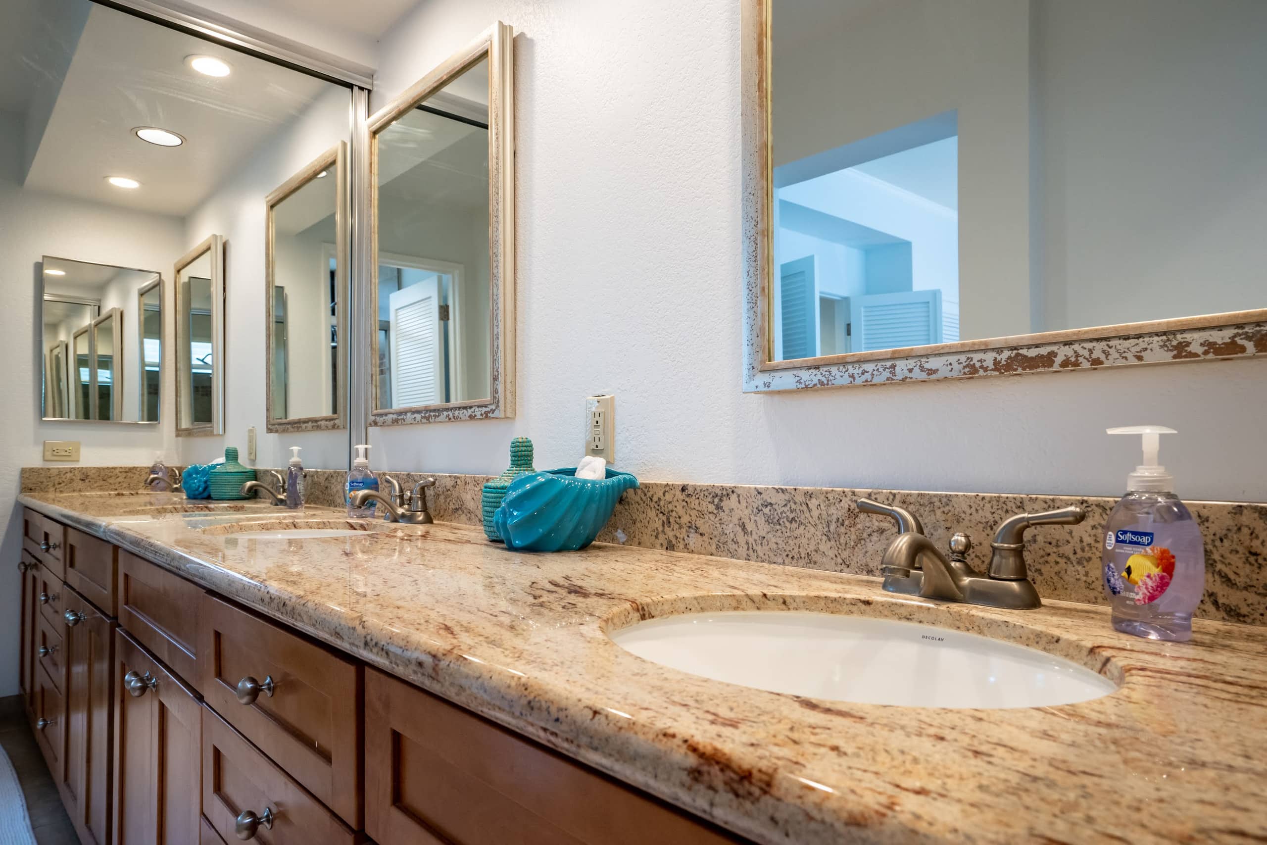 Condo in Wailea · ★5.0 · 1 bedroom · 2 beds · 2 private baths - Image 21