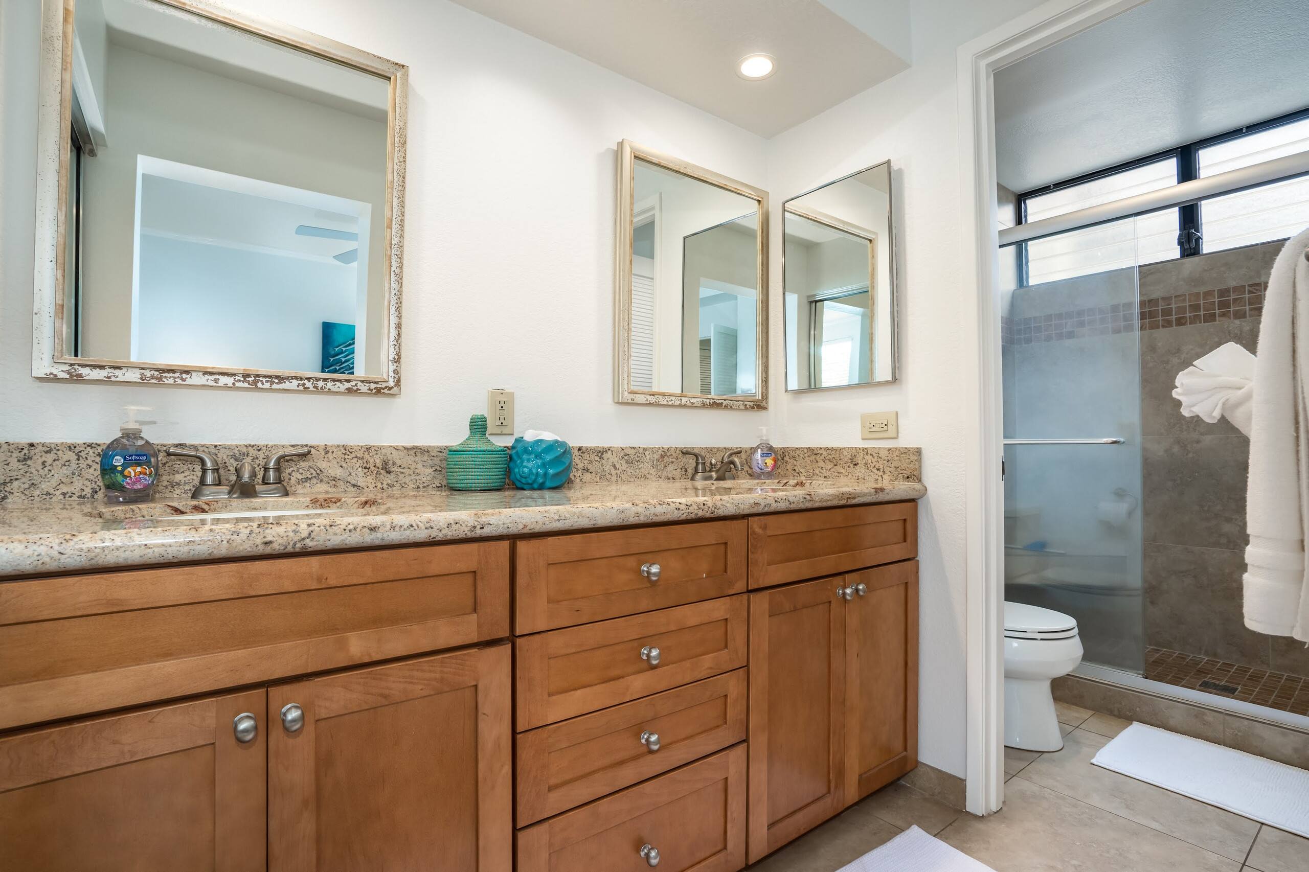Condo in Wailea · ★5.0 · 1 bedroom · 2 beds · 2 private baths - Image 17