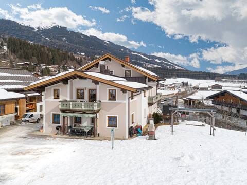 Country house with garden near the ski lift