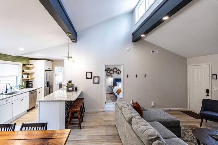 Group House, Game Room, Hiking & Breweries gallery image 5