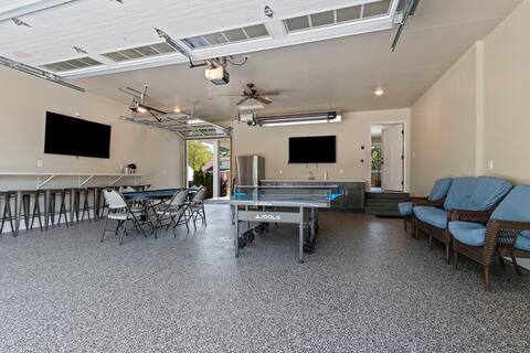 SGB1 -6 Bedroom New Build on Shadow Ln!