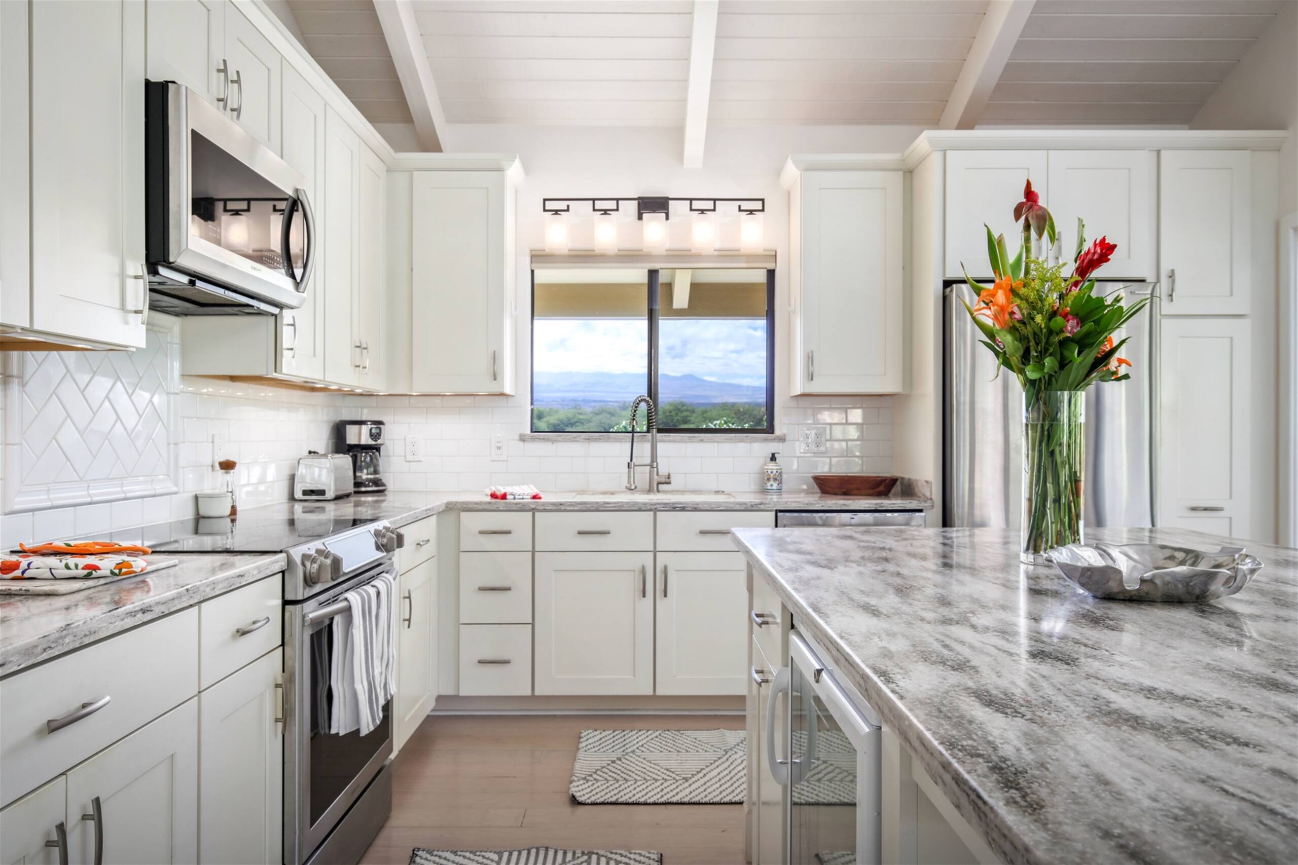 Home in Waimea · ★4.97 · 4 bedrooms · 5 beds · 3 baths - Image 12