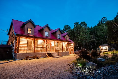 Private resort for group | hottub, pool, games