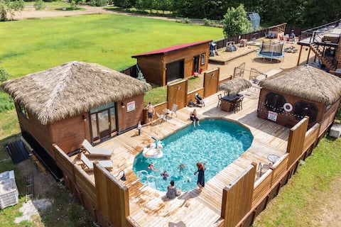 Private resort for group | hottub, pool, games