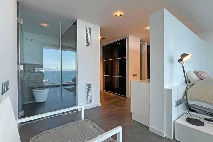 Luxury 9p Ap in center Wifi airco & garage 2 cars gallery image 5