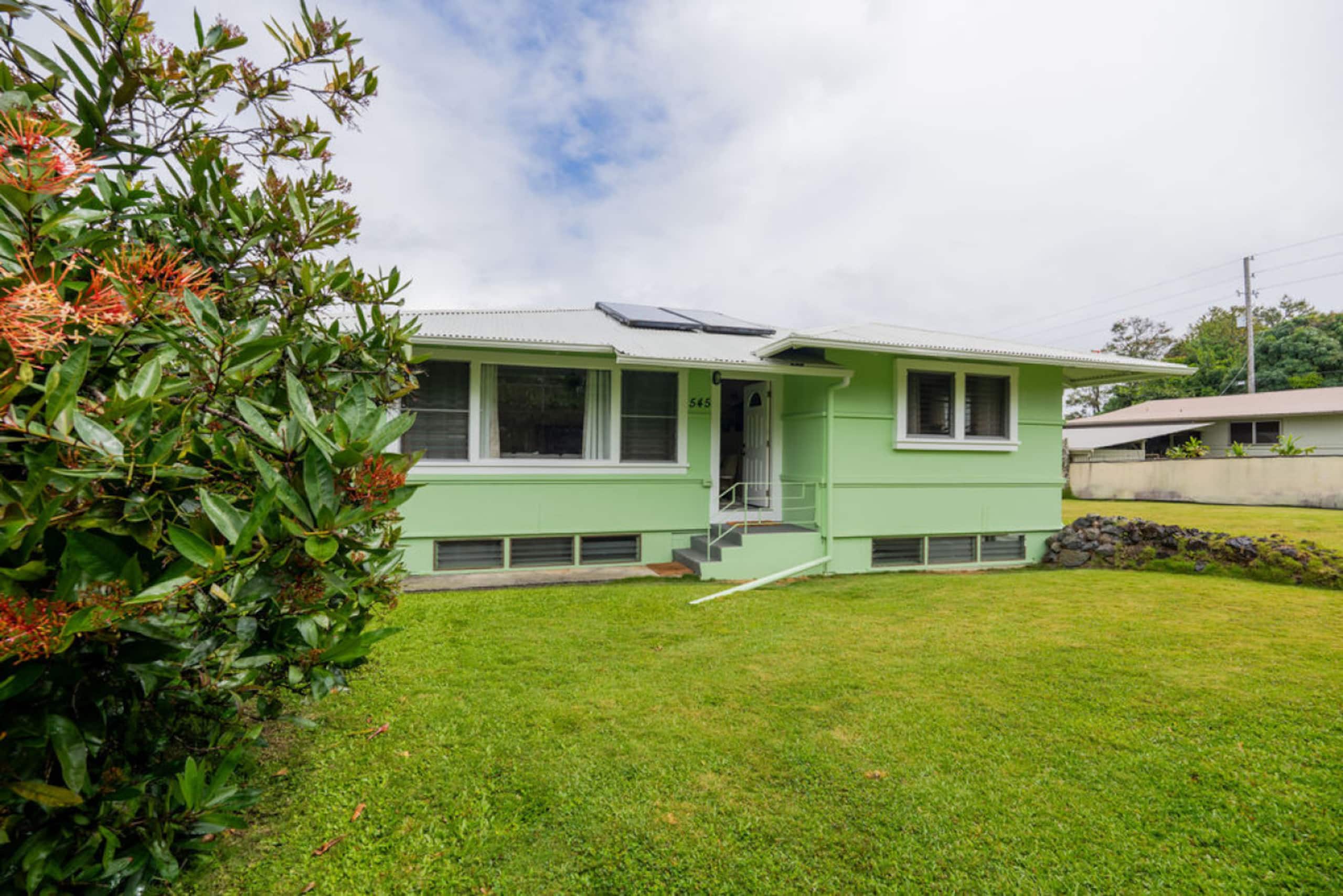 Home in Hilo · ★4.82 · 3 bedrooms · 3 beds · 1 bath - Image 58