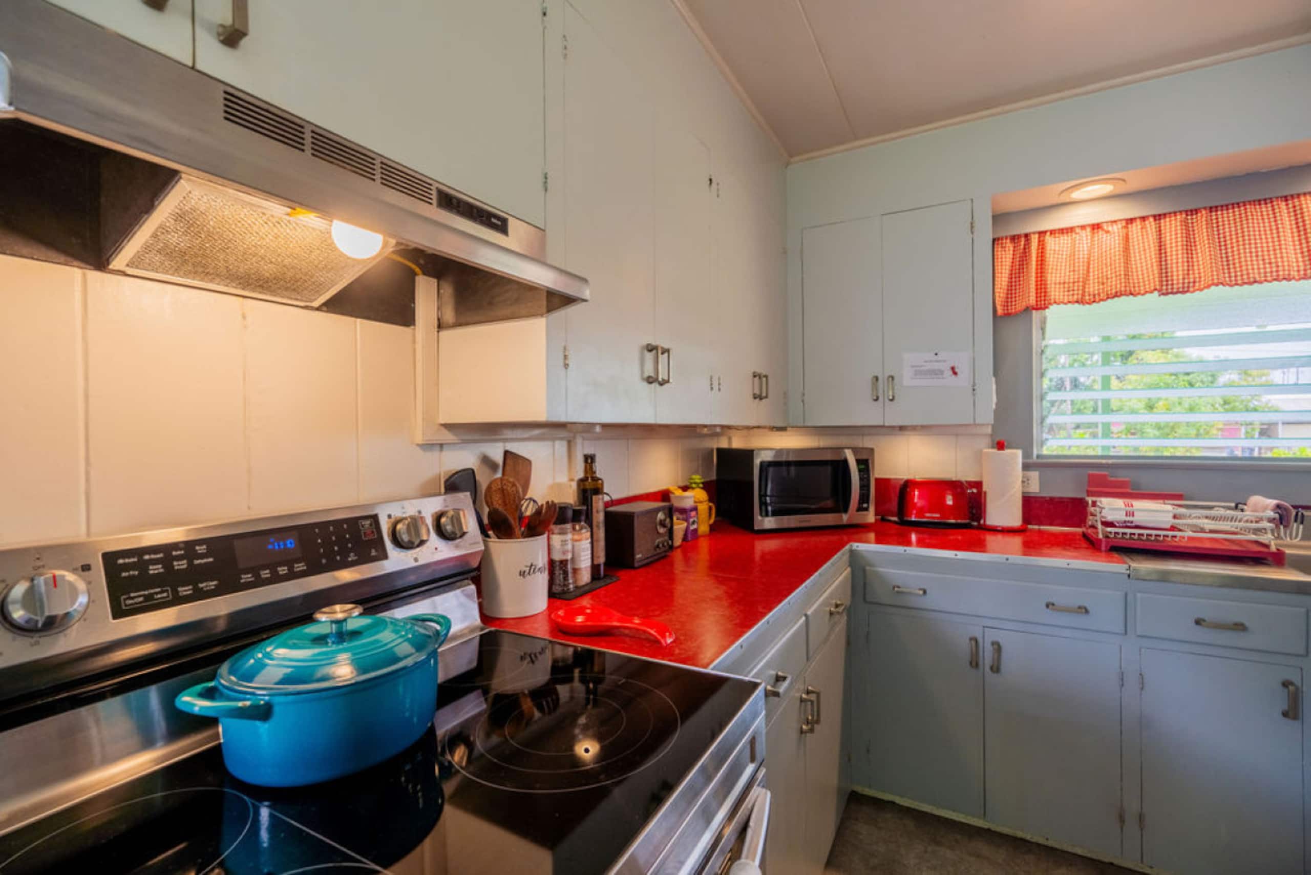 Home in Hilo · ★4.82 · 3 bedrooms · 3 beds · 1 bath - Image 18