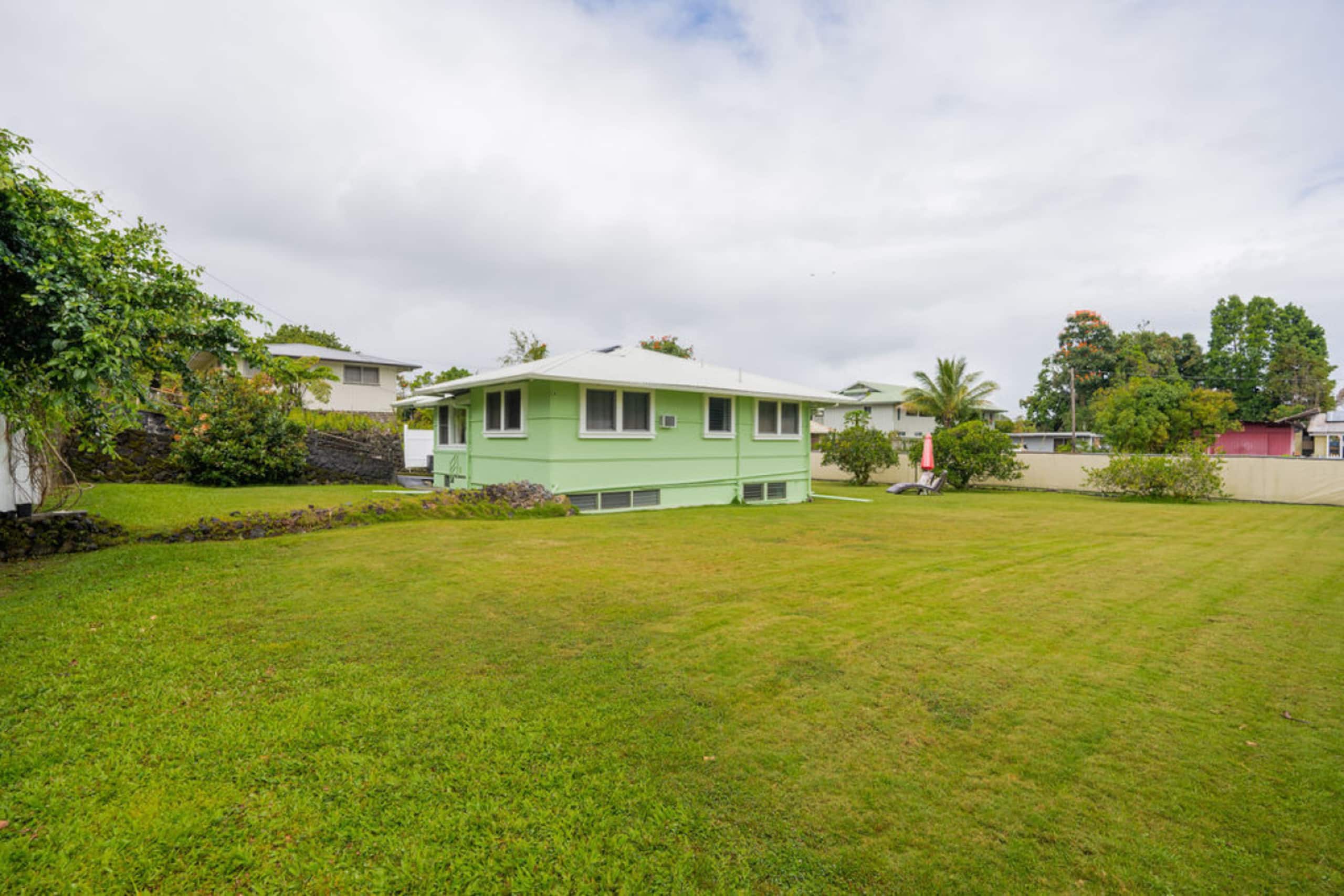 Home in Hilo · ★4.82 · 3 bedrooms · 3 beds · 1 bath - Image 59