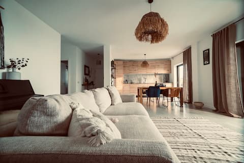 Popular Airbnb listing: 3 bedroom ocean shore apartment in Santiago Del Teide