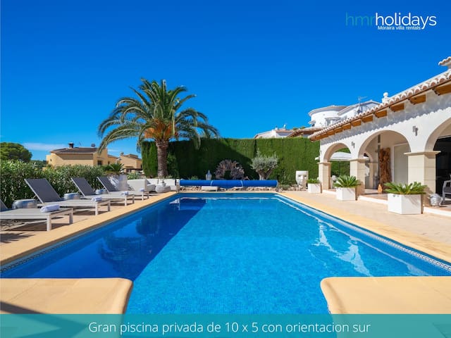 HMR Holidays managed Airbnb listing 1