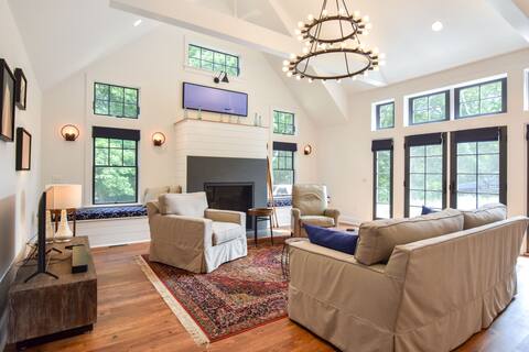 Gorgeous Renovation Walk to Water!