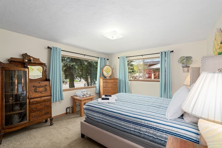 Mom & Dad`s Retreat - Downtown Historic Guesthouse - Leavenworth, WA