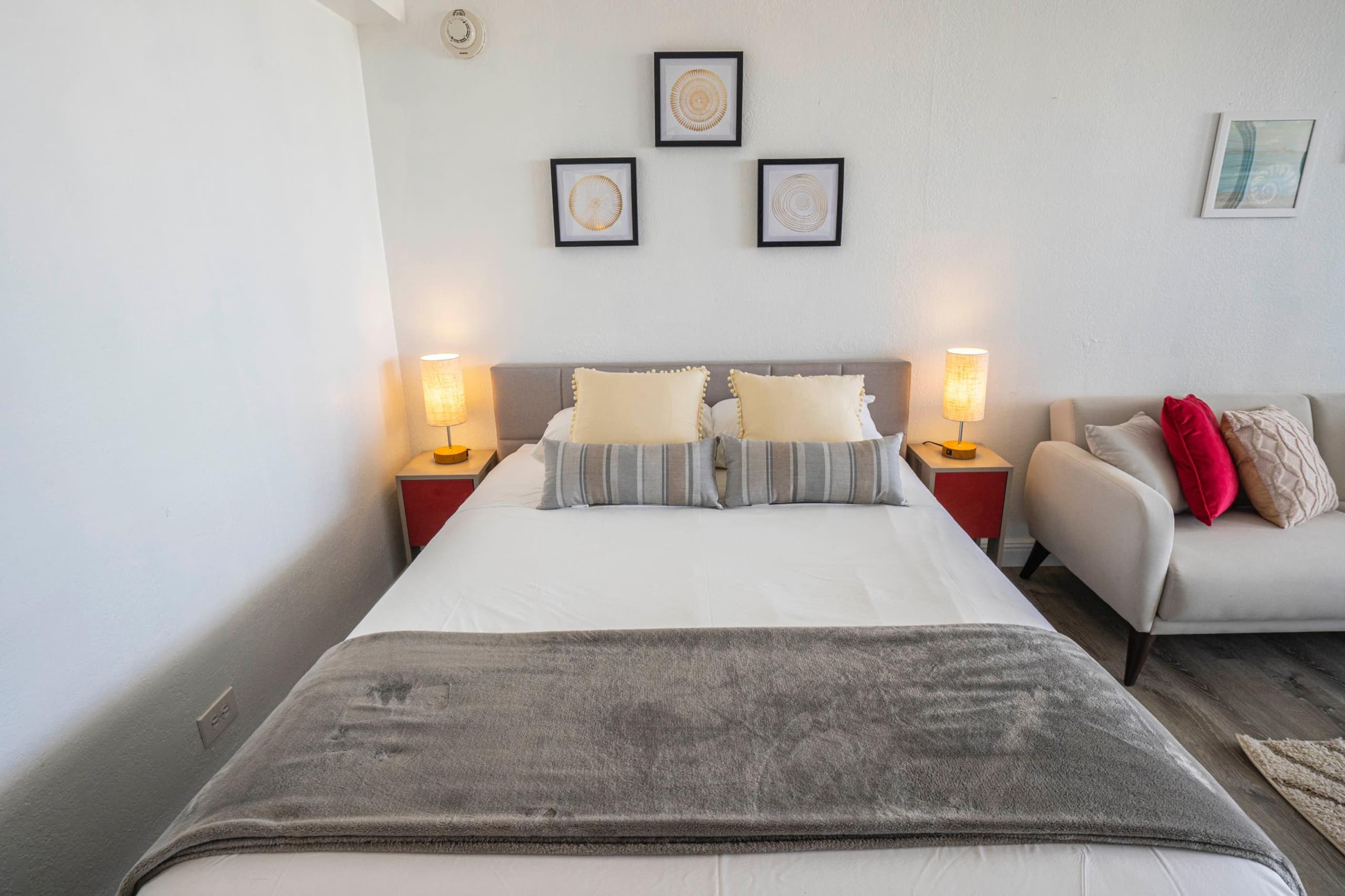 Condo in Honolulu · ★4.25 · 1 bedroom · 2 beds · 1 bath - Image 20