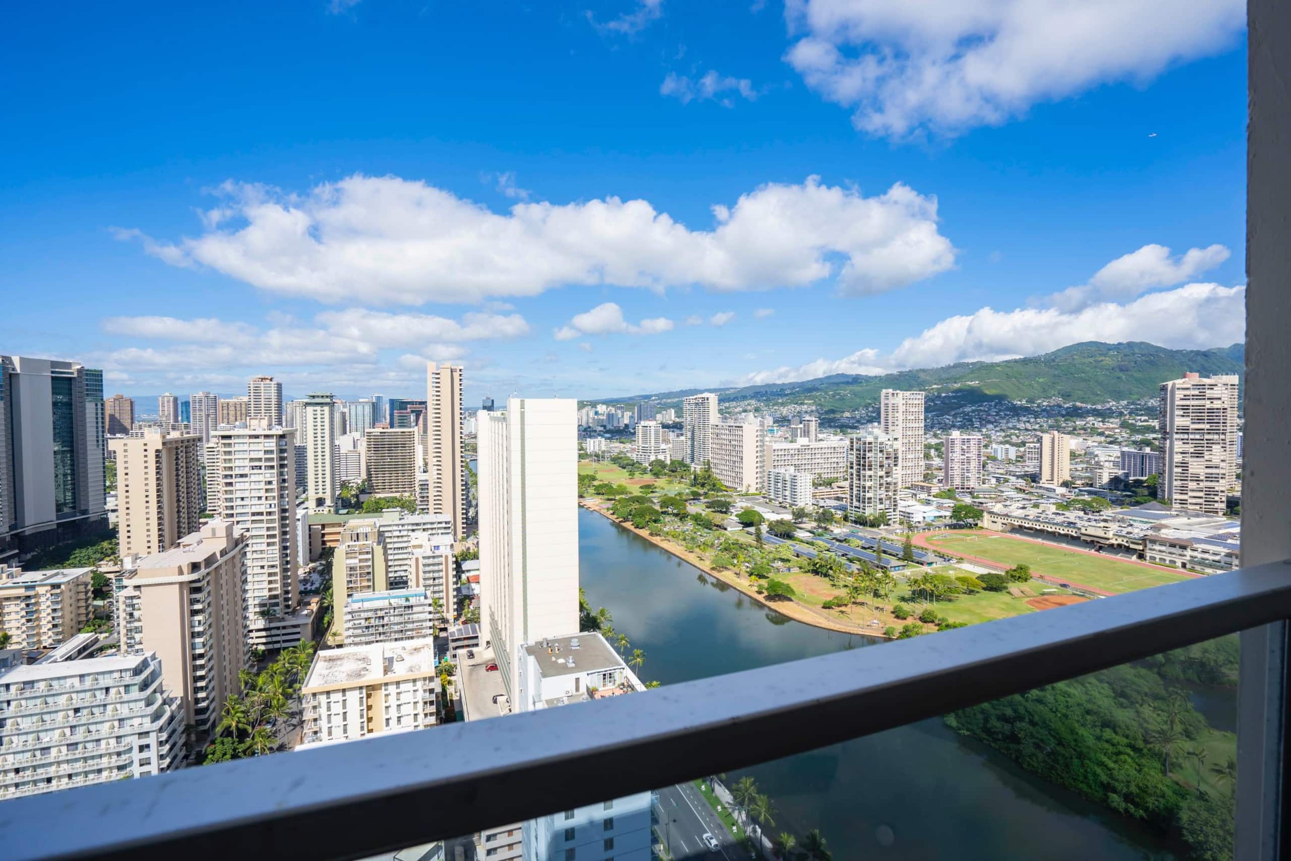 Condo in Honolulu · ★4.25 · 1 bedroom · 2 beds · 1 bath - Image 50