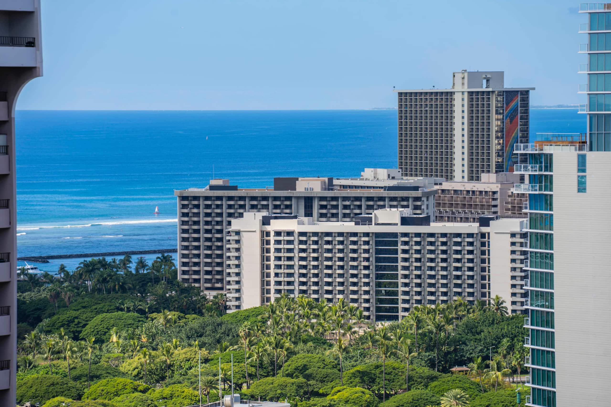 Condo in Honolulu · ★4.25 · 1 bedroom · 2 beds · 1 bath - Image 45