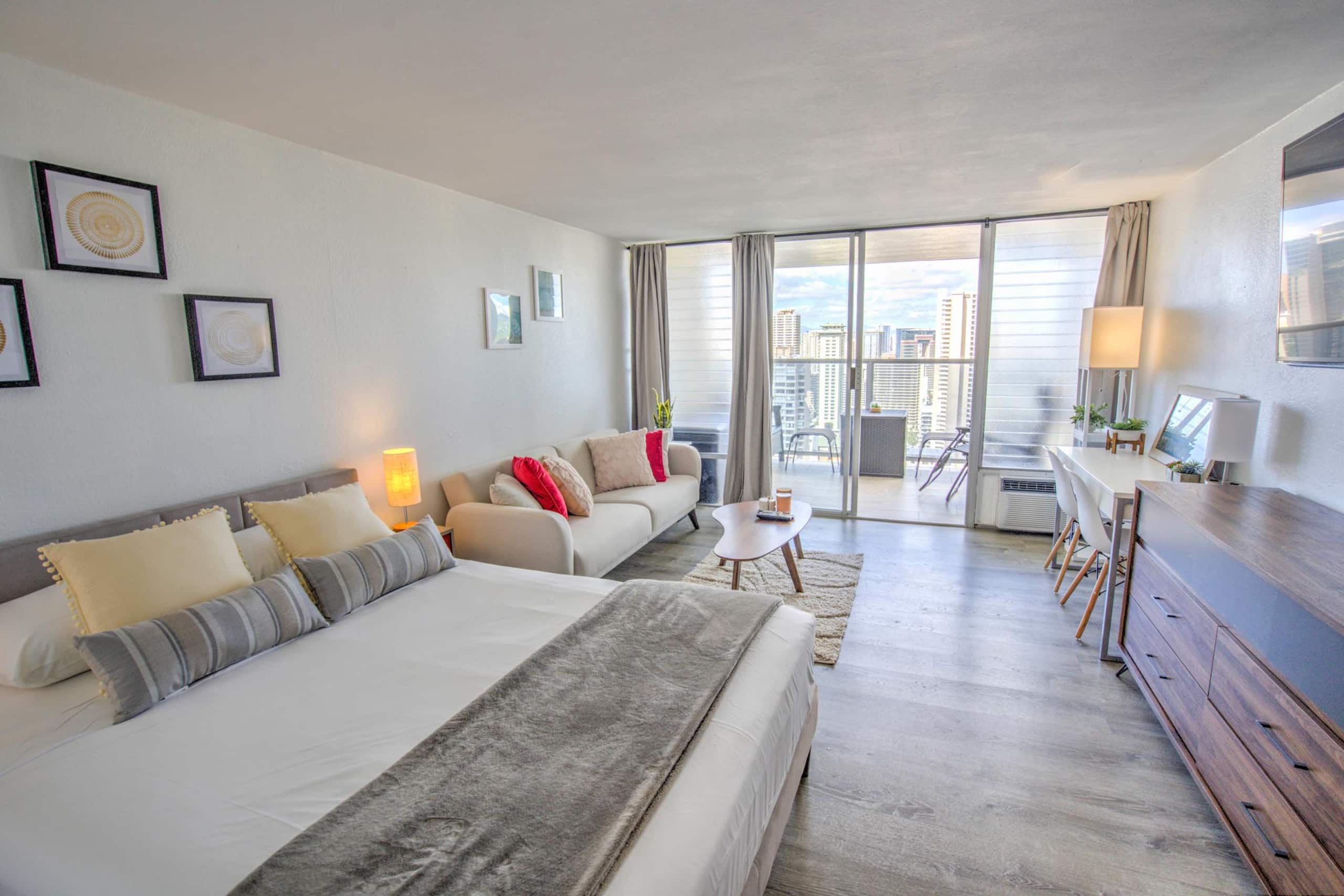 Condo in Honolulu · ★4.25 · 1 bedroom · 2 beds · 1 bath - Image 18