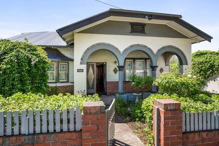 “Little Halcyon”Inner City Home 3 Bed+Parking