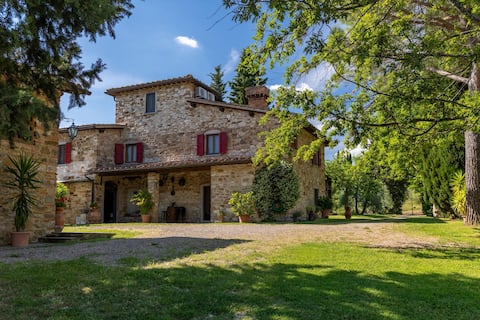 San Guido - Country house with pool near Florence,