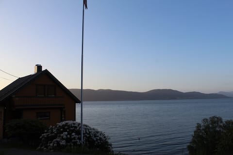 Hjelvikhytte - view of Romsdalsfjorden