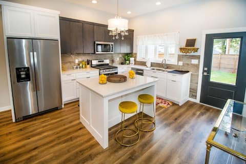 Haynie's Charmer - 3 BR NEW CONSTRUCTION Modern!