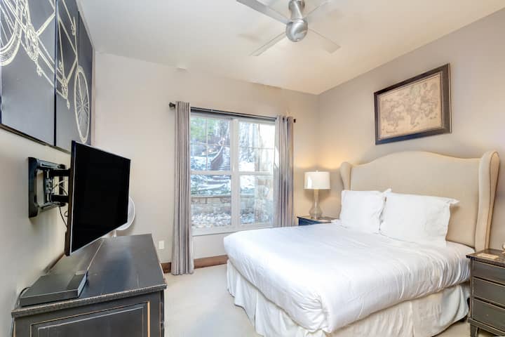 5.01 -Cassidy's-Hideout-Guest-Room1
