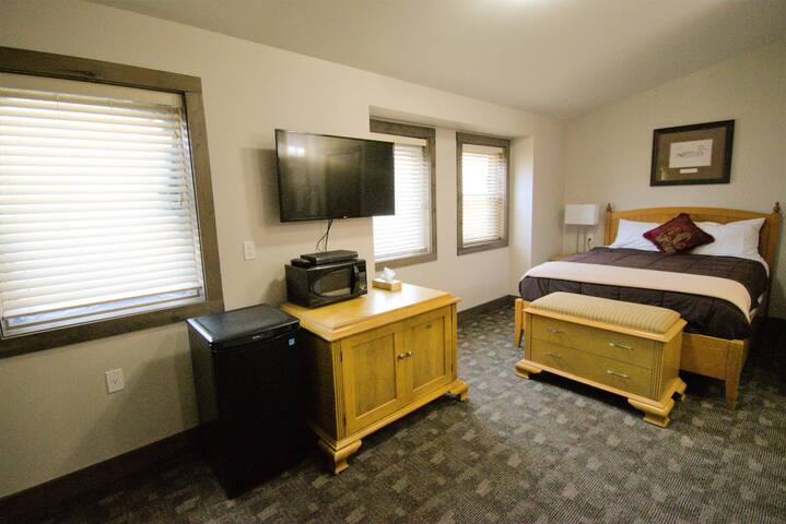 Apex Mountain Lodge managed Airbnb listing 3