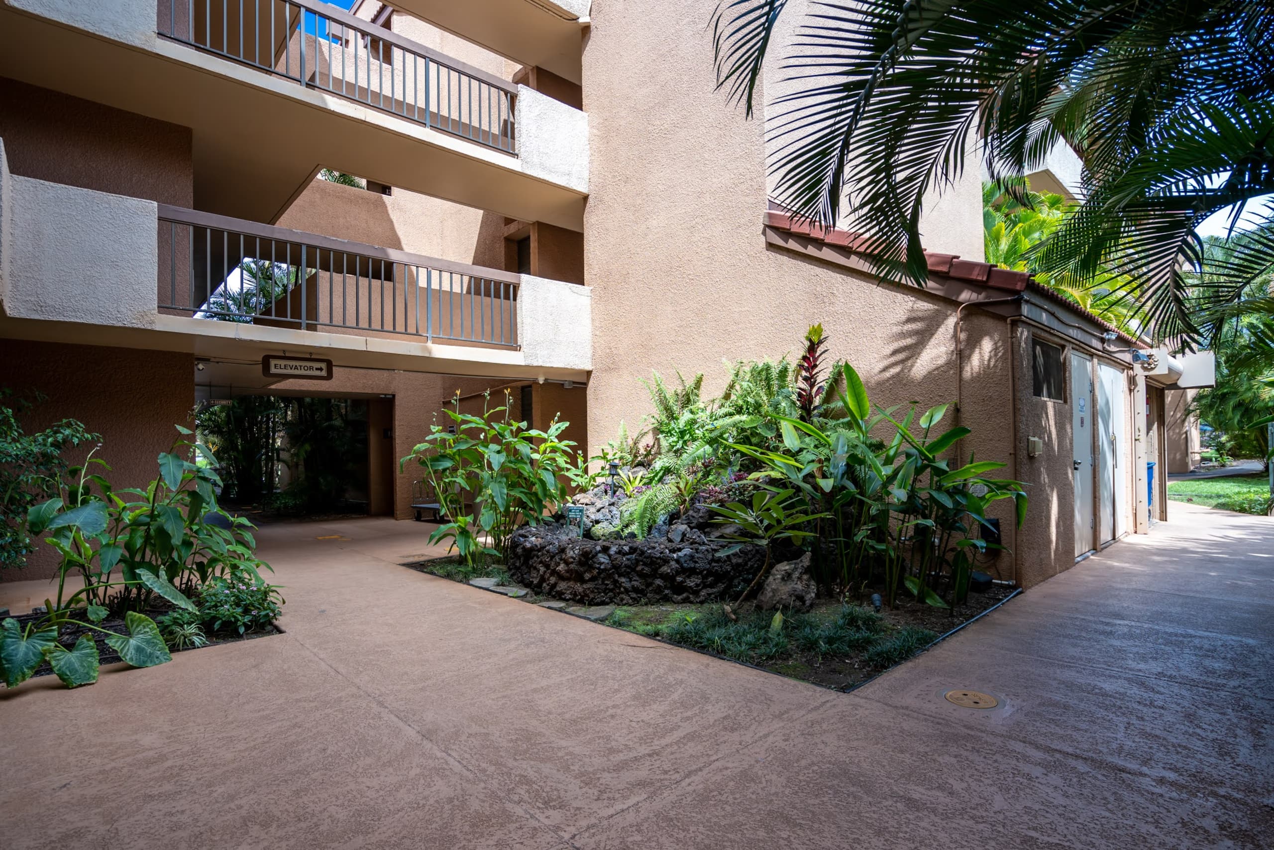 Condo in Kihei · ★5.0 · 2 bedrooms · 3 beds · 2 private baths - Image 35