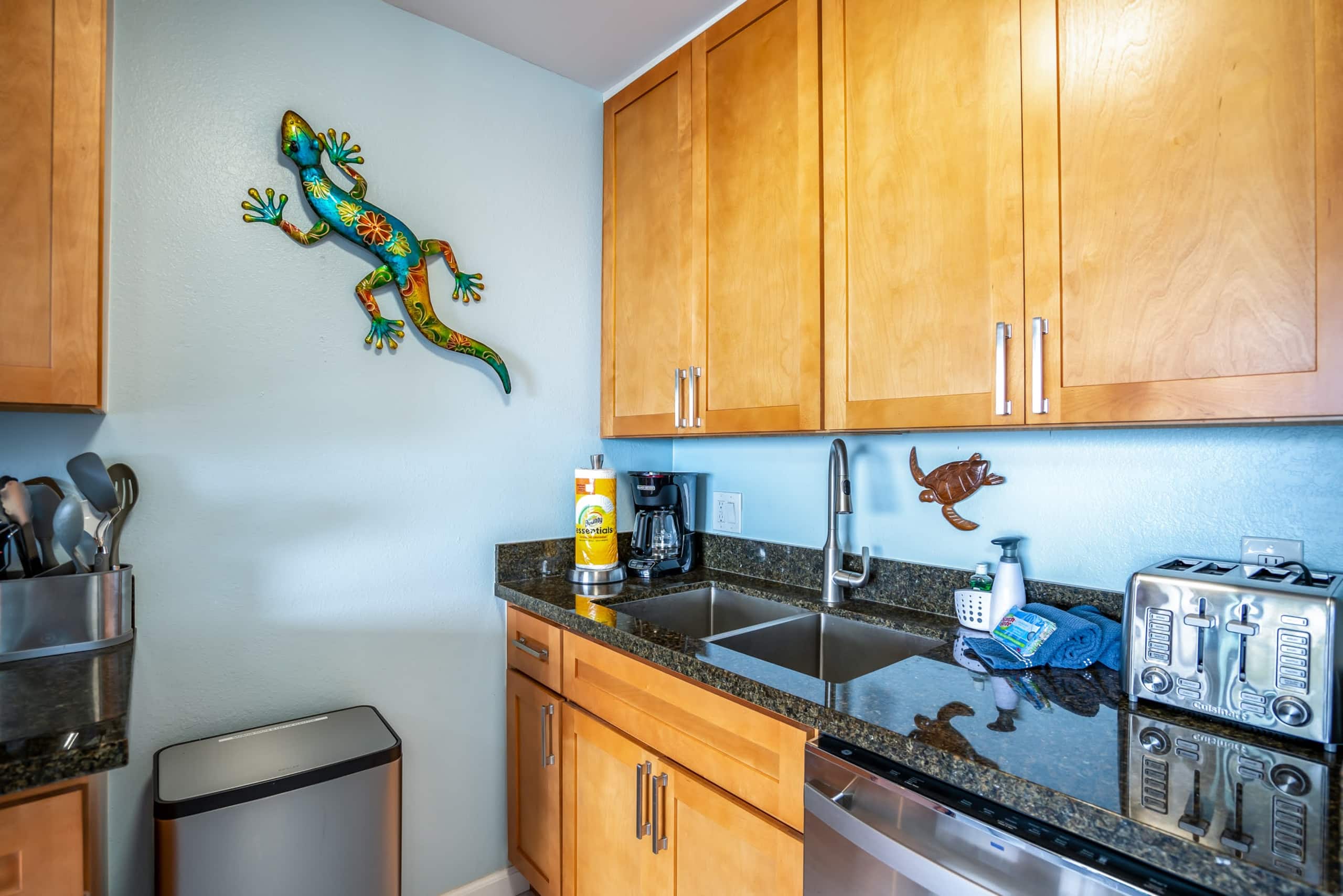 Condo in Kihei · ★5.0 · 2 bedrooms · 3 beds · 2 private baths - Image 13