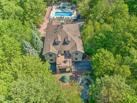 Majestic Cabin near all attractions Private Pool-H