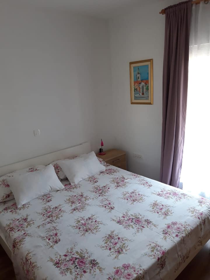 Spálňa 2, povrch: 7 m²