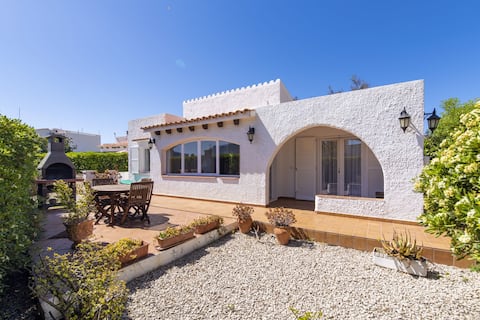 Villa Rosa barbecue patio-free AC Wi-Fi sleeps 5