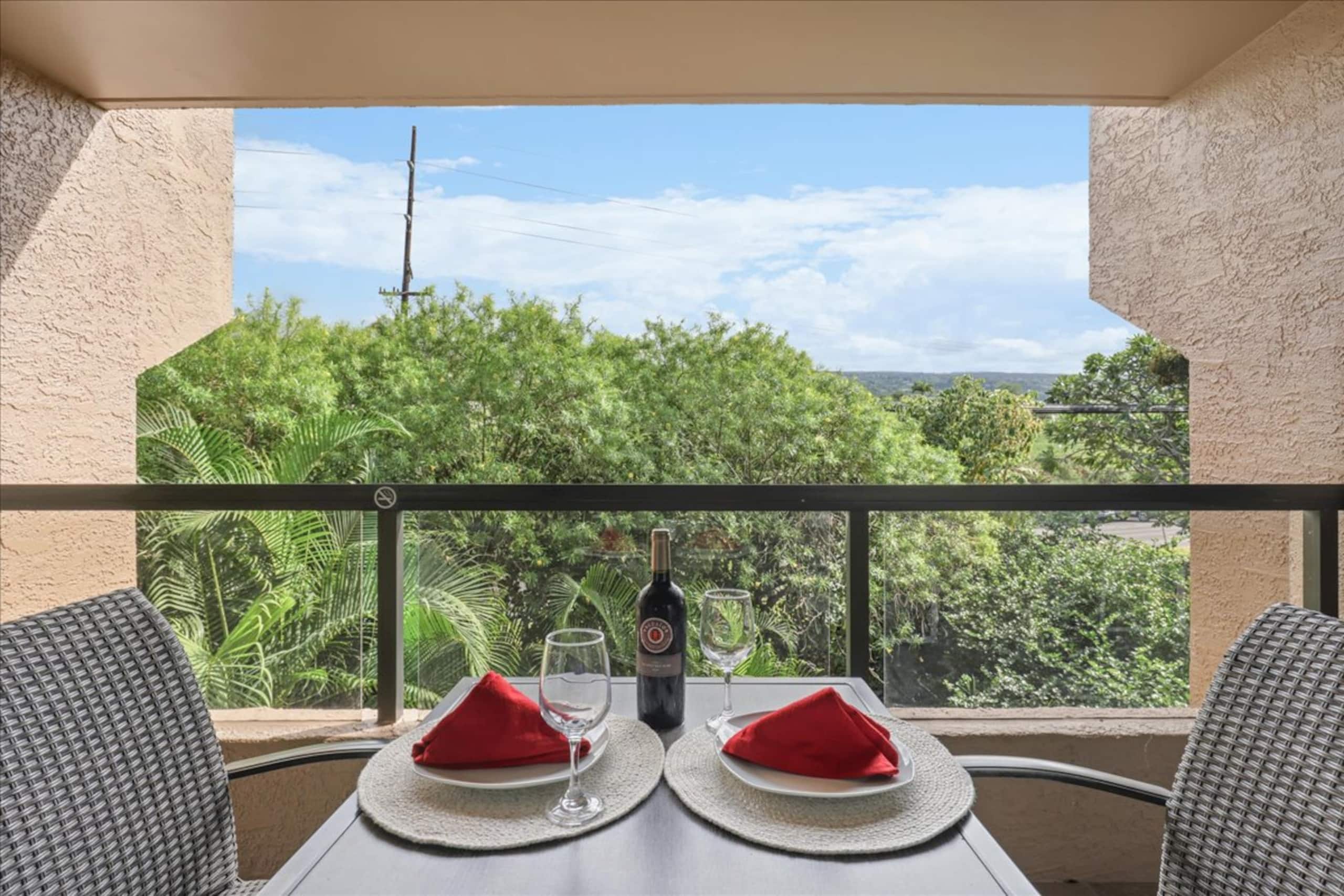 Condo in Kailua-Kona · ★4.6 · 1 bedroom · 2 beds · 2 private baths - Image 3