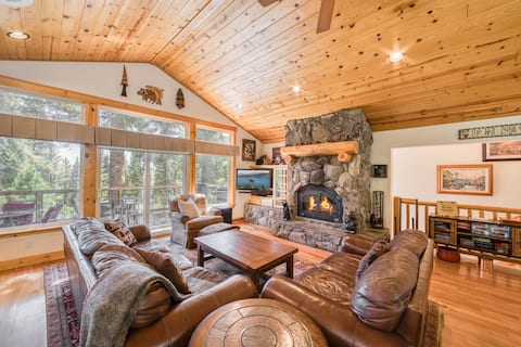 Fawn View: Pool Table, Hot Tub