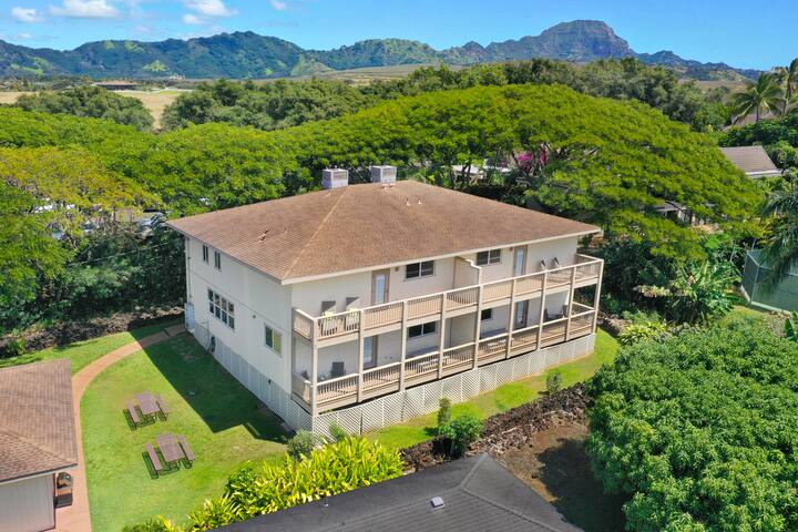 10 Bedroom Sleep 24 – A/C BlockTo Poipu Swim Beach