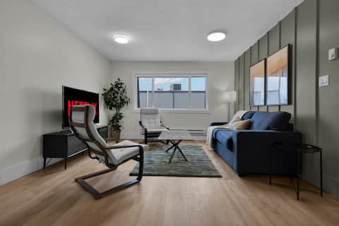 Successful Airbnb property: Near Skytrain | DT Surrey | Small Dog Allowed in City Centre