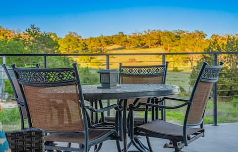 Popular Airbnb listing: StarLight Rio Grande Suite House in Stonewall