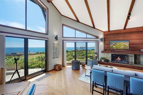 Sea-renity Panoramic Ocean Views, Fireplace, Spa