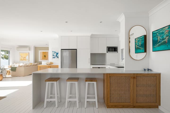 Bungan Beachscape by Palm Beach Holiday Rentals gallery image 2