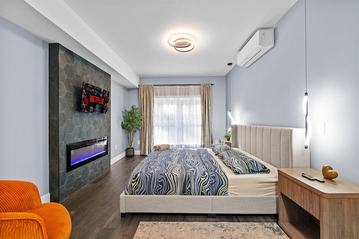 Large and sunny bedroom
