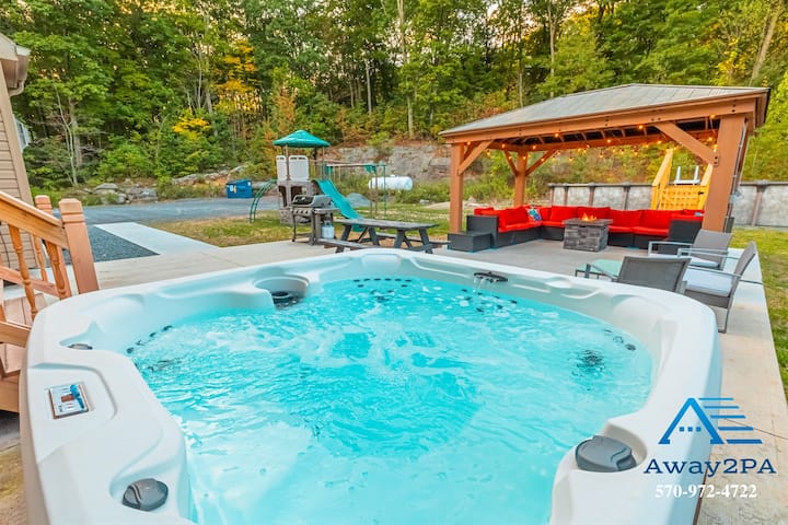 The Pocono Palace - Indoor pool mansion