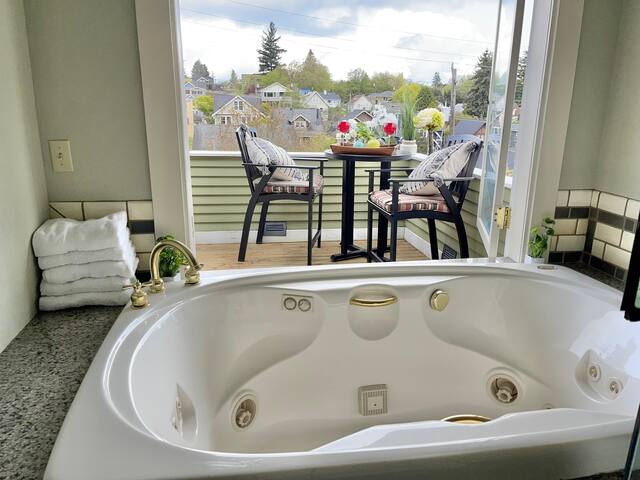 7 BDRM Top Queen Anne House,2min to Queen Anne Ave