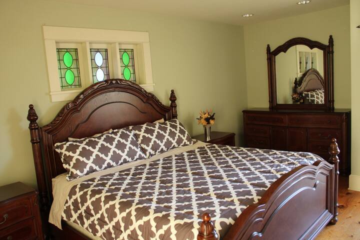 7 BDRM Top Queen Anne House,2min to Queen Anne Ave gallery image 3