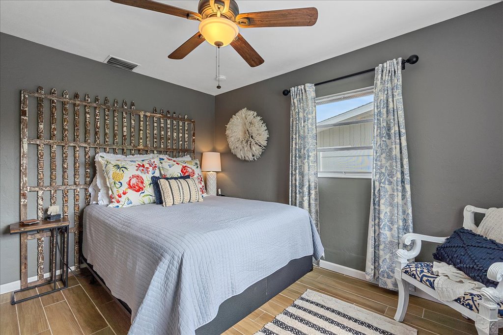 Chambre 1 : Lit Queen