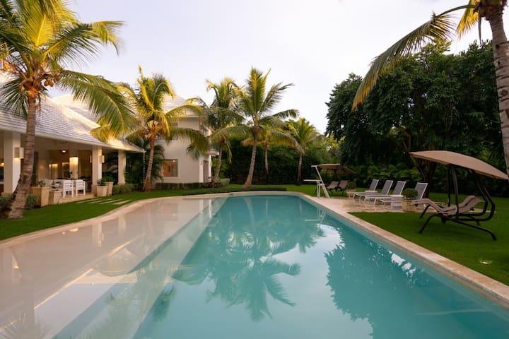 Palms & Villas managed Airbnb listing 1