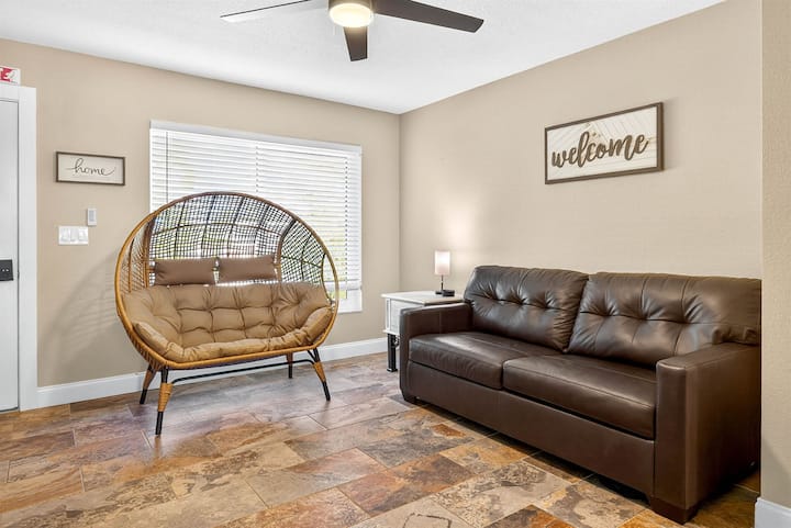 Წინა მისაღები ოთახი