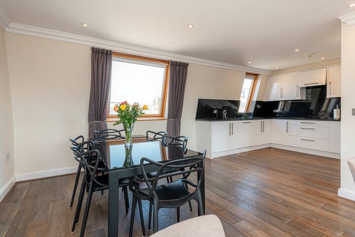 South Kensington Three Bedroom Penthouse gallery image 3