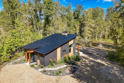 Successful Airbnb property: Rock Creek Retreat: Creekside Cabin Near Red Lodge in Red Lodge