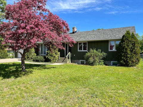 Casa Verde | 7 Beds - 2 Living Rooms - Family Home